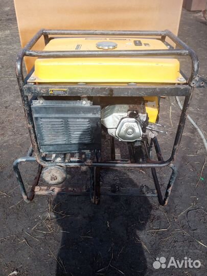 Бензиновый генератор