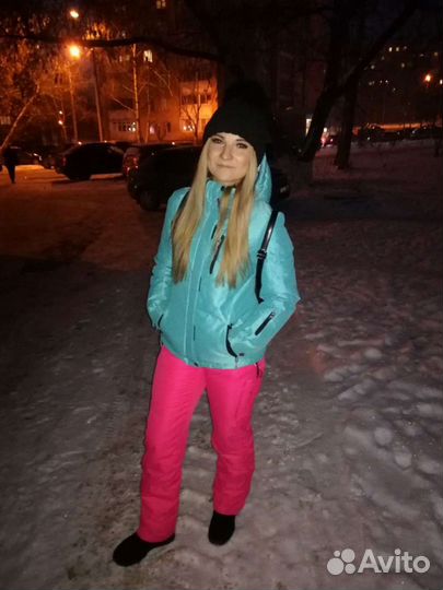 Горнолыжная куртка женская 42