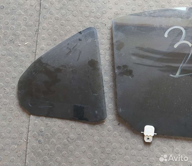 Стекло двери Mitsubishi lancer 10