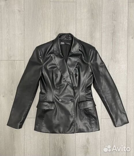 Кожаный пиджак zara