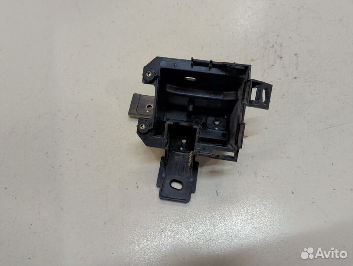 Кронштейн бампера правый задний Ford Explorer 2019, 2020