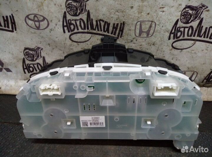 Щиток приборов Mitsubishi Pajero 4 6G72 2011