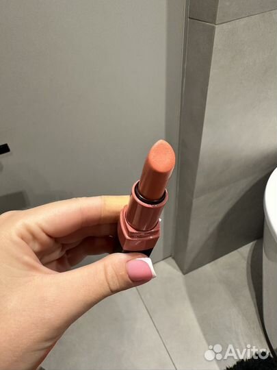 Помада Bobbi Brown