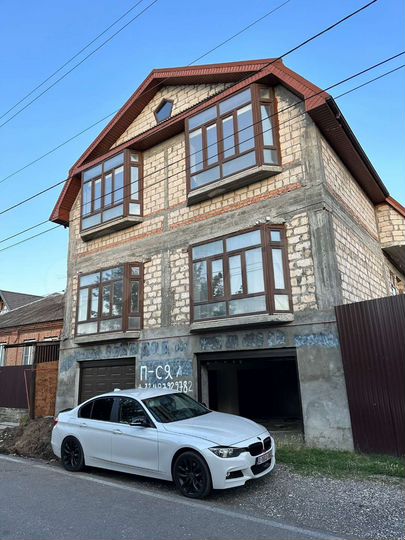 Дом 312,7 м² на участке 6 сот.