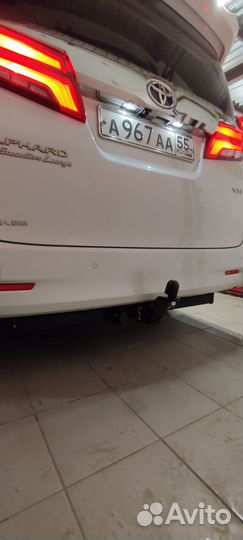 Заводские фаркопы на Toyota Alphard Vellfire