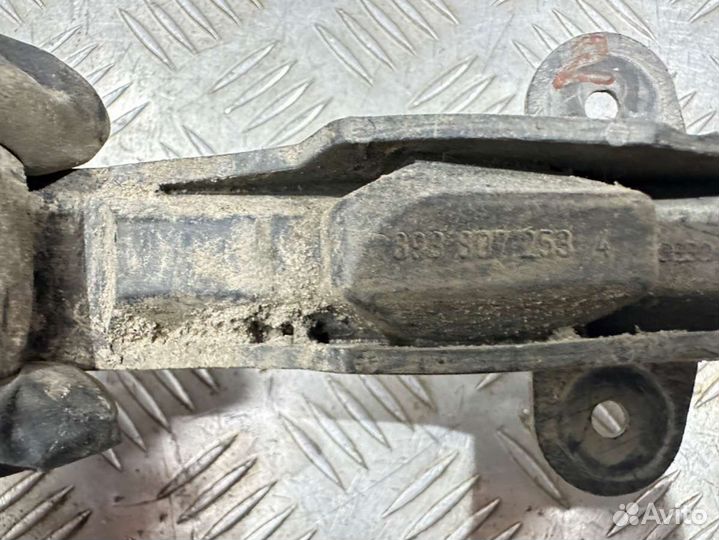 Кронштейн крепления бампера audi 80 b3 893807253