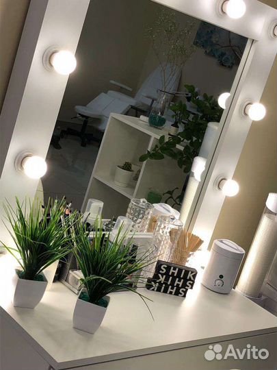 Маникюр и педикюр