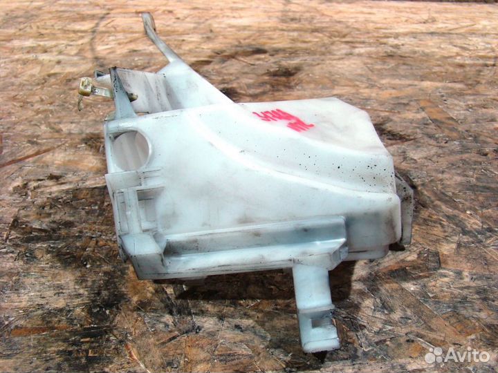 Nissan Note E11 Корпус блока предохранителей