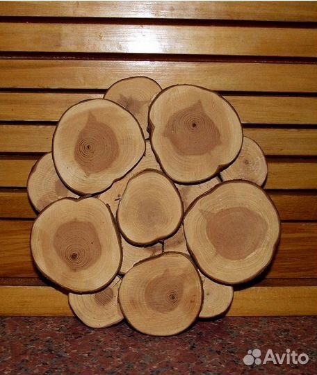 Подставка из можжевельника