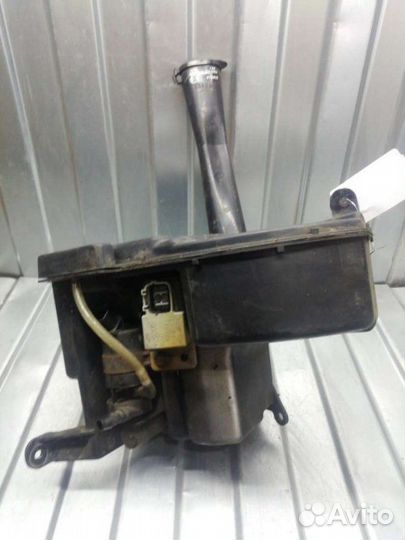 Бачок омывателя Lexus Is 1 3.0 2001