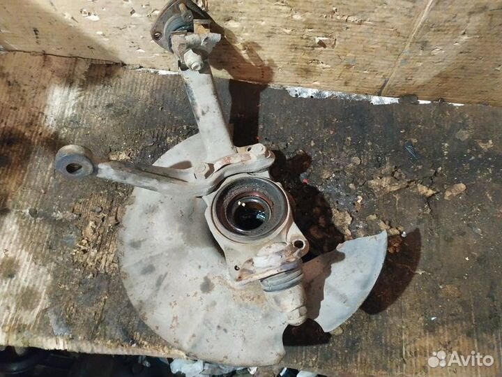 Кулак поворотный передний правый ваз (LADA) 2121