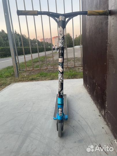 Трюковой самокат quadrum 3