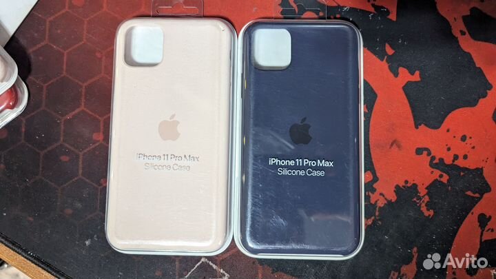 Оригинальные силиконовые чехлы на iPhone