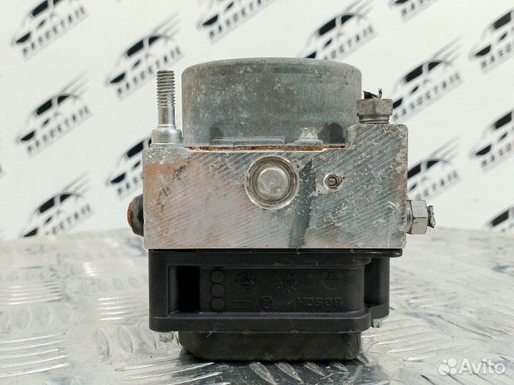 Блок ABS Nissan Note E11 HR16DE 2009