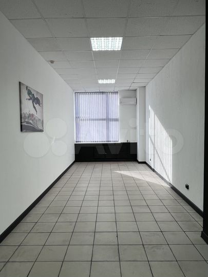 Офис 26.5 м², центр, парковка на 2000 авто