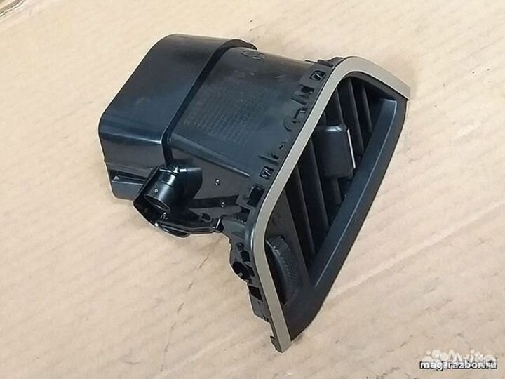 Дефлектор панели LADA XRay центральный левый