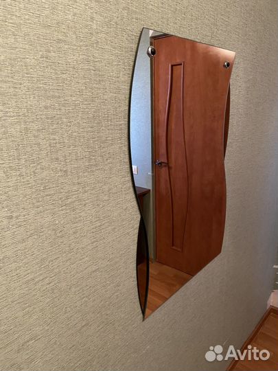 Зеркало настенное