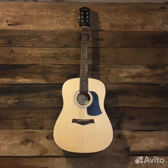 Акустические гитары в ассортименте