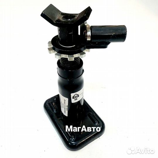 Домкрат железный 2000 кг винтовой