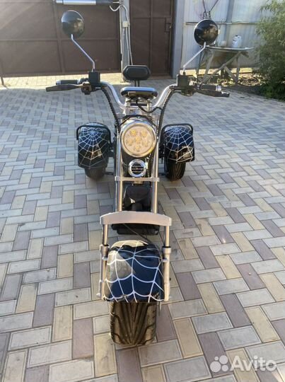 Электроскутер трицикл