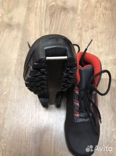 Лыжные ботинки