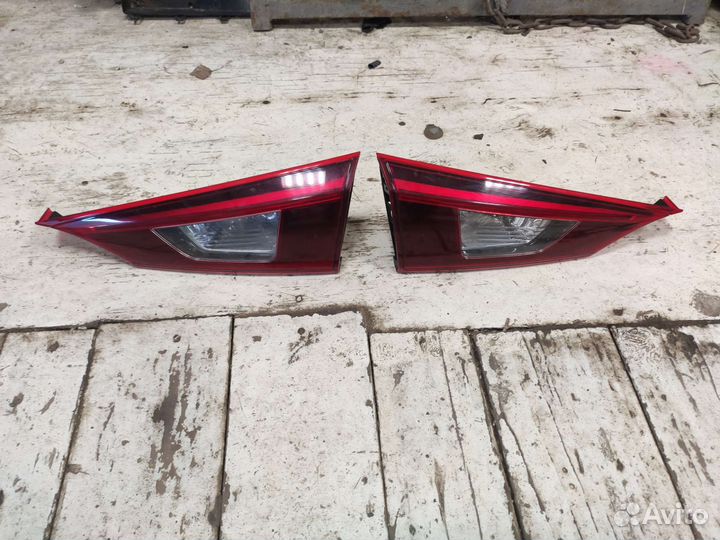 Фонари задние внутренние mazda 3 BM