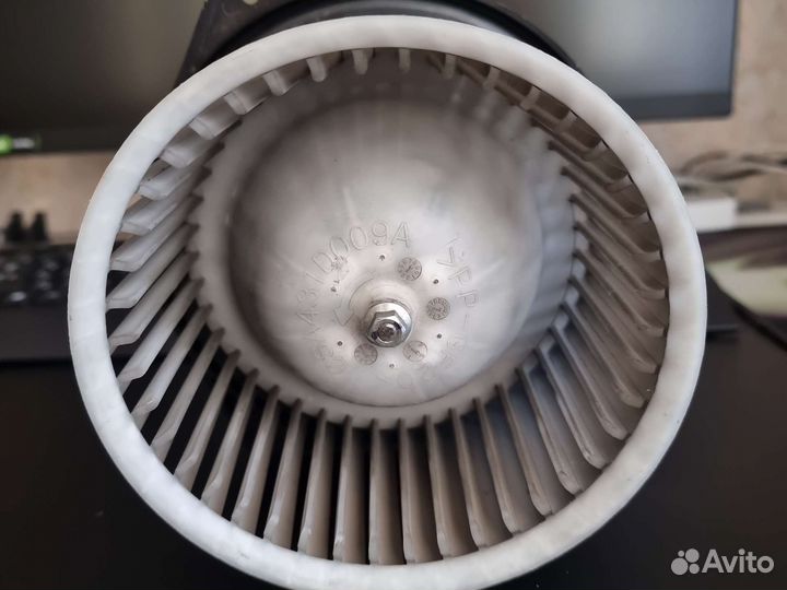 Вентилятор печки оригинал на mitsubishi outlander