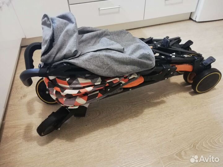 Прогулочная коляска трость Rainbow babyhit