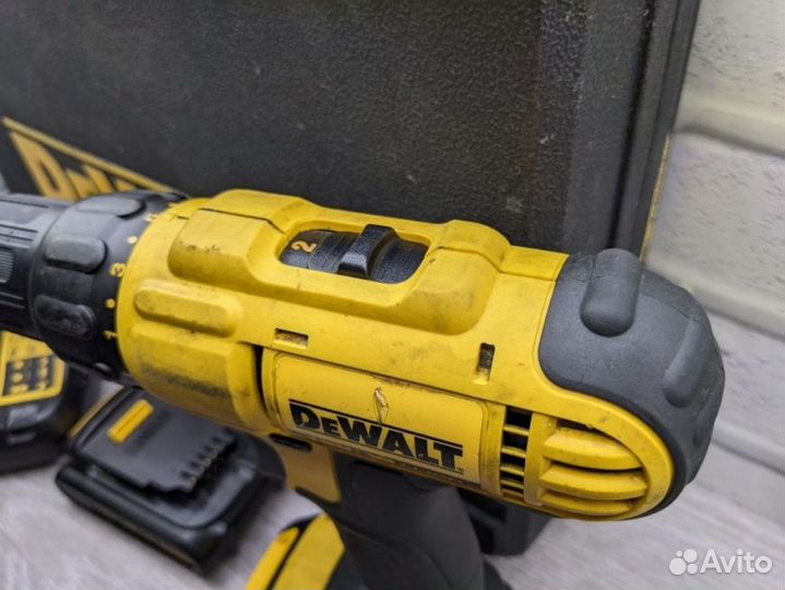 Аккумуляторная дрель-шуруповерт dewalt DCD771D2