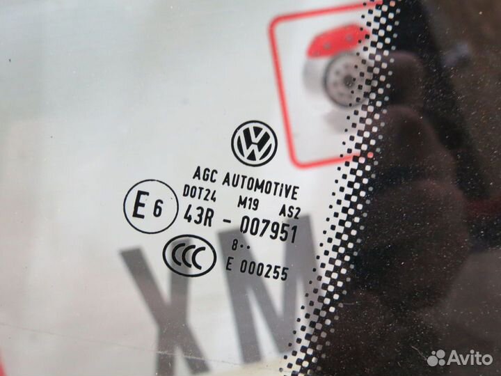 Форточка двери левая Volkswagen Tiguan