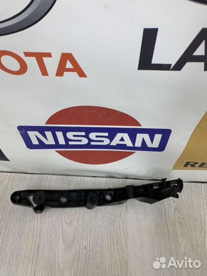 Кронштейн крепление бампера Nissan juke F15 Лев