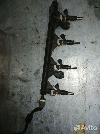 Рампа трубка топливная пежо 308 2010г ep6 120л