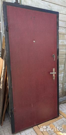 Дверь входная металлическая