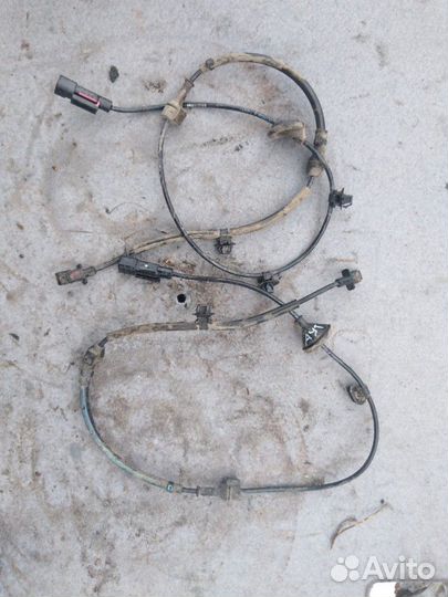 Датчик ABS задний правый Mitsubishi Outlander 3