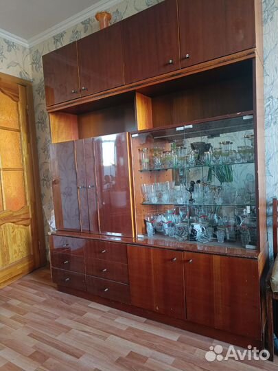 Сервант, стенка