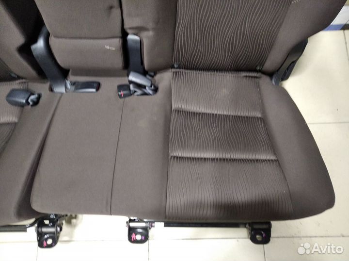 Сиденье заднее Fortuner 2015