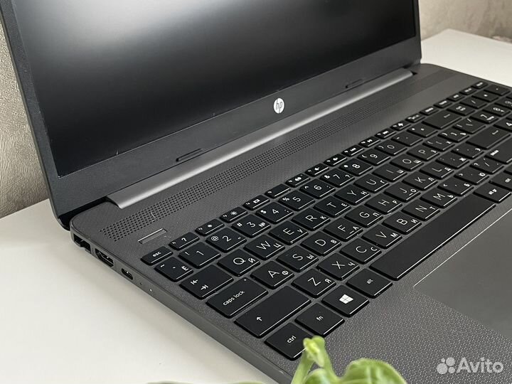 Ноутбук hp 255 g8