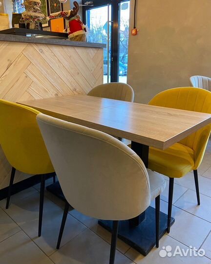 Столы и стулья