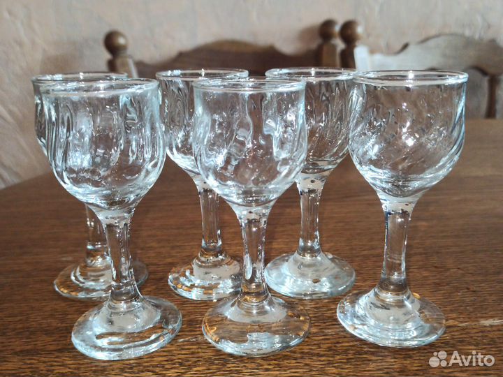 Рюмки на ножке стекло