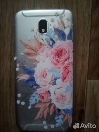 Чехлы новые на samsung j7 + защитное стекло