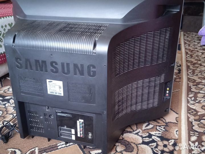 Телевизор samsung