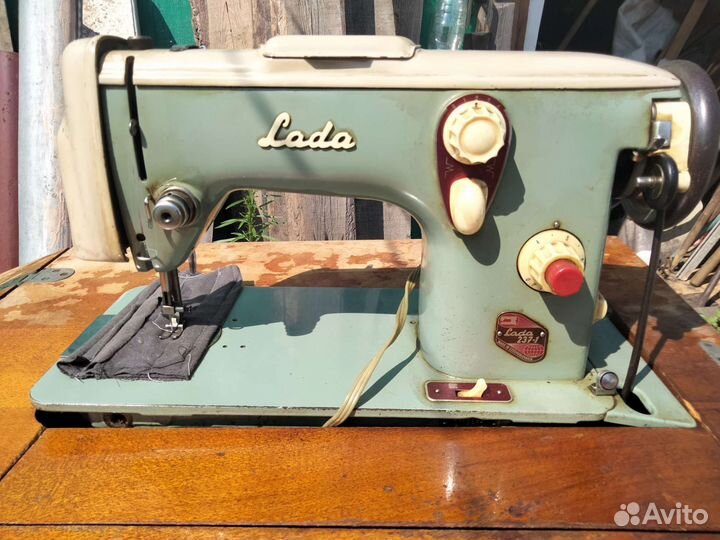 Швейная машина Чайка электрическая бу