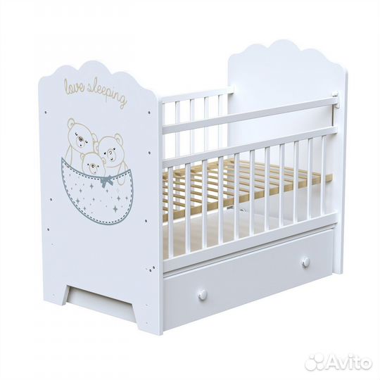 Детская кроватка с маятником