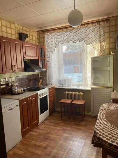 3-к. квартира, 84 м², 1/2 эт.