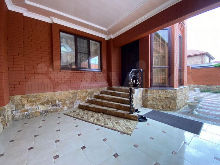 Дом 233 м² на участке 6 сот.