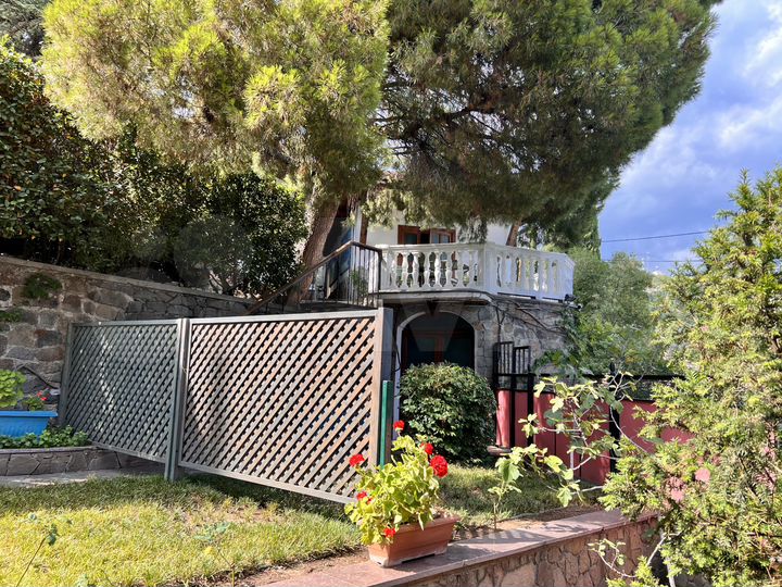 Дом 195 м² на участке 5 сот.