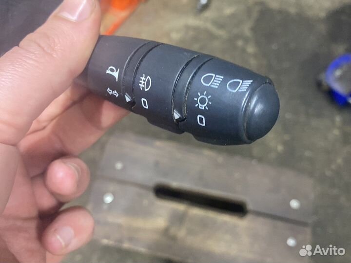 Лада Ларгус подрулевой переключатель света