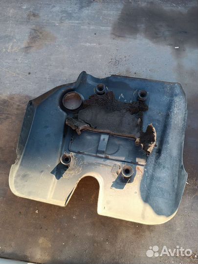 Крышка двигателя Volkswagen/skoda