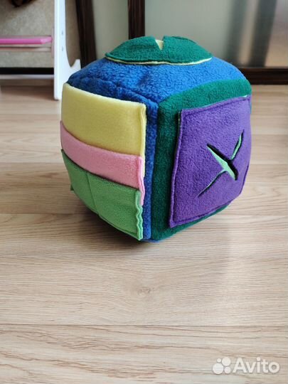 Развивающая игрушка для собак - нюхательный кубик