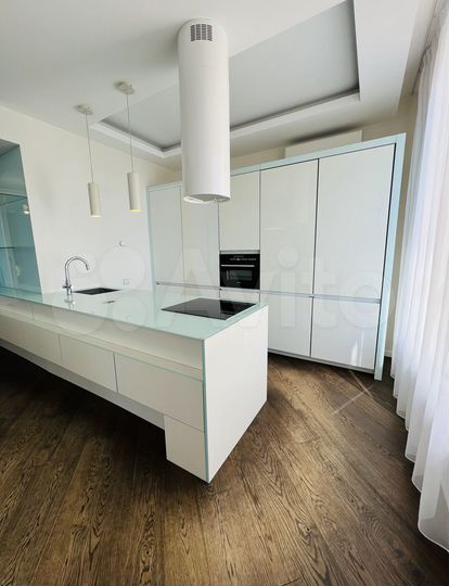 3-к. квартира, 100 м², 6/8 эт.